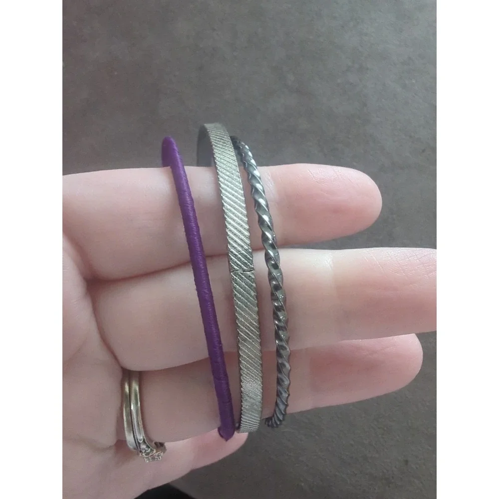Set‎ Of 3 Bracelets With Silver Tones And Purple Tones